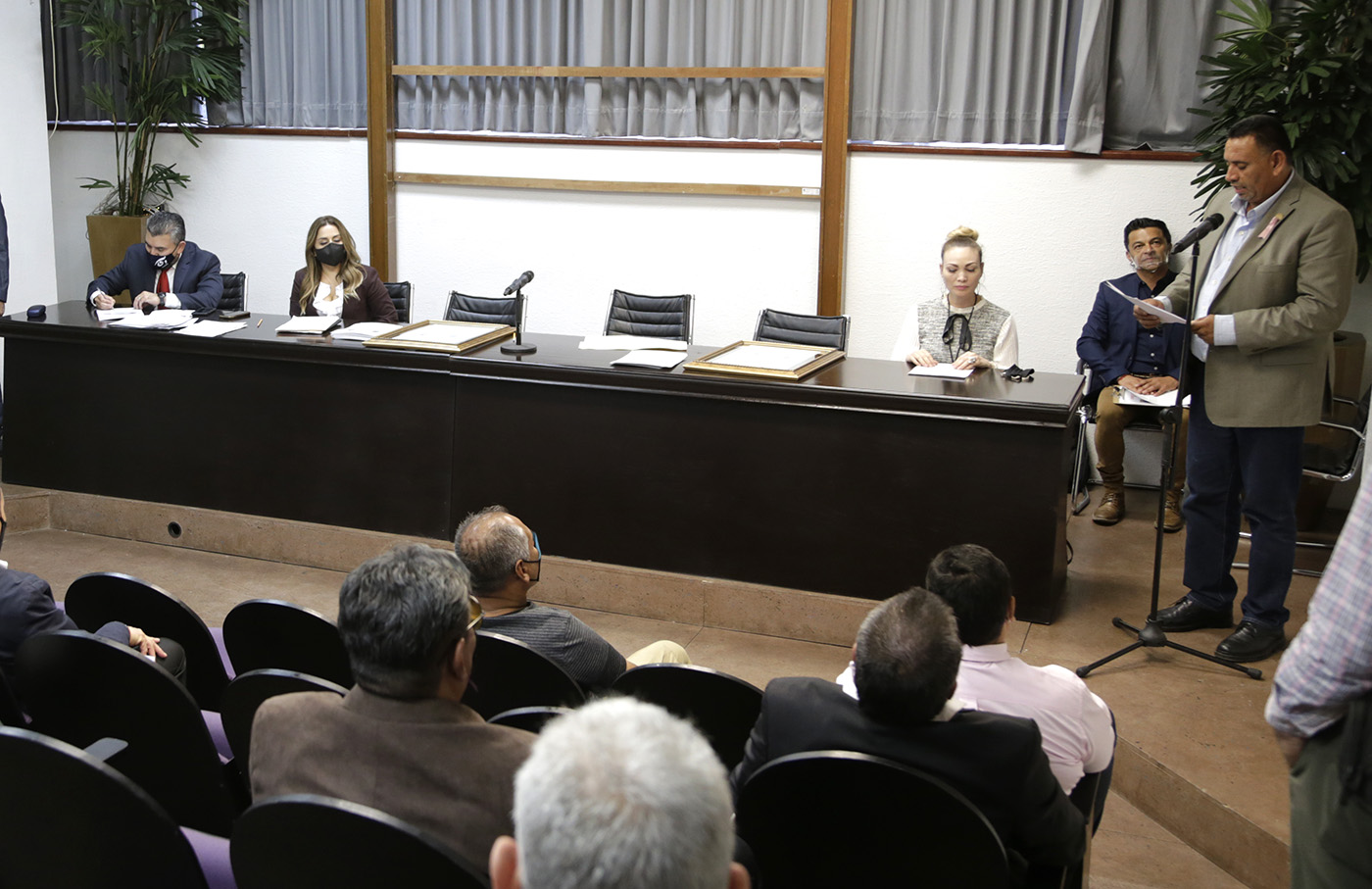 Entrega Presidente del Congreso reconocimientos a leyendas del futbol ...